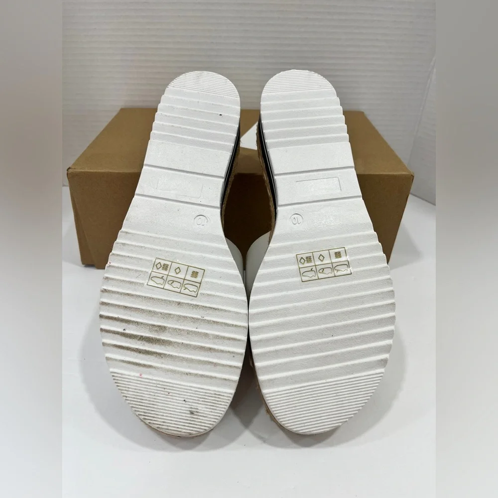 Journee Collection Womens Rosey Slide Sandals. Size 10WD. Color: White‎